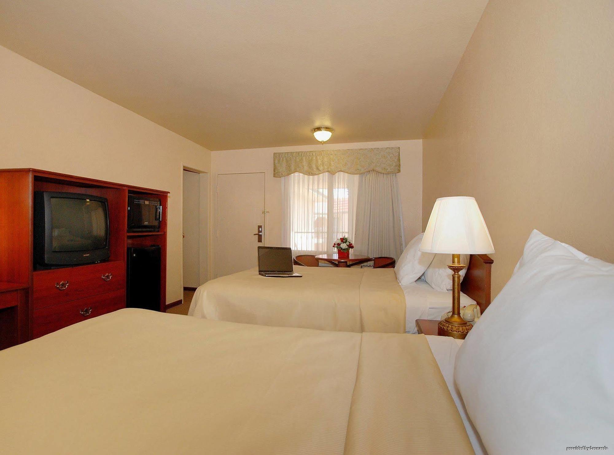 Rancho San Diego Inn & Suites El Cajon Room photo